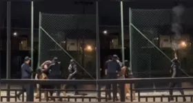 Um dos guardas precisou efetuar um disparo para o alto para tentar conter a briga