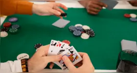 Diferente dos jogos físicos, os cassinos online funcionam com base em algoritmos.