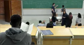 Segundo o levantamento, 61% dos profissionais da educação básica e 55% do ensino superior afirmam ter sido vítimas diretas de algum tipo de censura.