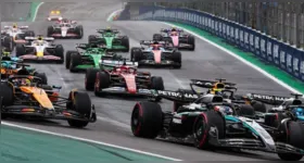 Em entrevista ao Globo Esporte, Hamilton destacou que é um privilégio estar na posição de ser ouvido sobre o tema, embora não seja uma tarefa fácil.