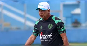 Márcio tem muitos problemas para resolver e pouco tempo para agir