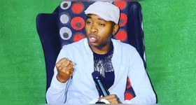 Pastor sul-africano afirma que suas flatulências têm poder curativo.