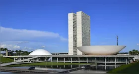 A proposta recebeu 353 votos a favor, 134 contra e uma abstenção.