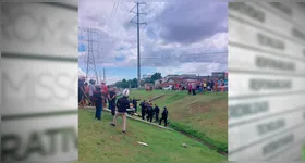 A vítima, ainda não identificada, estava em uma motocicleta quando o acidente ocorreu.