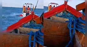 Corpo de Bombeiros resgata tripulantes à deriva em Salinópolis, destacando a importância da segurança marítima e a eficiência das equipes de salvamento.