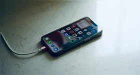 Especialistas alertam: cabos de carregamento baratos podem danificar dispositivos, colocar dados em risco e gerar mais lixo eletrônico