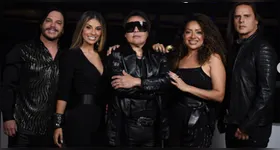 Calcinha Preta visita o Ver-o-Peso e prova açaí paraense antes da gravação do novo DVD no Mangueirão.