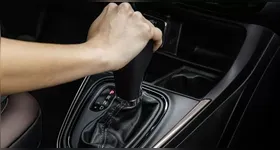 O câmbio automático é um dos descuidos mais frequentes e pode se transformar, no futuro, em uma conta pesada na oficina.