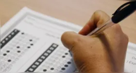 Para aqueles que desejam uma estratégia de progressão na carreira, os concursos de nível médio também podem servir como "concurso escada", para ganhar experiência.
