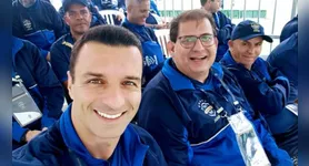 Paysandu contrata Júnior Rocha (ao lado de Guto Ferreira, técnico do Remo) como novo técnico em busca do acesso à Série B de 2027.