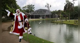 A chegada do Papai Noel é um dos momento mais aguardados na Domingueira de Natal.