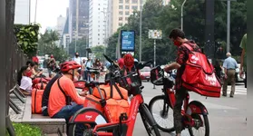 De acordo com a portaria, o grupo terá a missão de “formular propostas para a promoção e garantia do trabalho decente” aos trabalhadores de plataformas digitais.