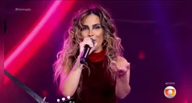 Apresentação deste domingo (30) foi marcada por sensualidade e artista recebeu elogios nas redes sociais.