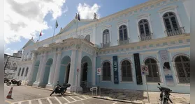 A adesão ao Programa Dívida Zero implica desistência de ações judiciais em andamento relacionadas aos débitos negociados.