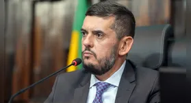 A sessão extraordinária decidiu pela soltura do parlamentar pelo placar de 42 votos favoráveis a 21 contrários.