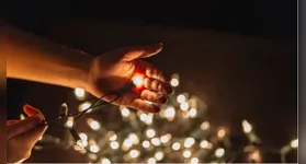Luzes de Natal podem causar riscos, que podem ser evitados com cuidados na instalação.