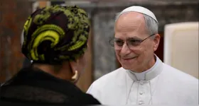 Papa Leão XIV reafirma compromisso com uma maior inclusão das pessoas LGBTQ+ na Igreja Católica.