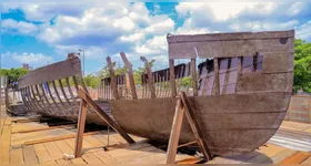 Após minucioso processo de restauração, barco metálico do século XIX encontrado nas obras da Nova Doca será uma das atrações do novo parque urbano da capital paraense