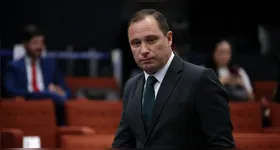 Apesar da condenação, Fux absolveu Mauro Cid das acusações de golpe de Estado, organização criminosa armada, dano qualificado pela violência e grave ameaça, e deterioração de patrimônio tombado.