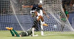 Jaderson marcou o gol da vitória do Remo diante do Ferroviário-CE, no último jogo com torcida no Baenão