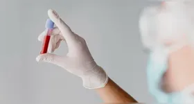 Após uso de medicamentos durante 48 semanas, o tratamento foi interrompido para verificar se o vírus retornaria ao organismo.