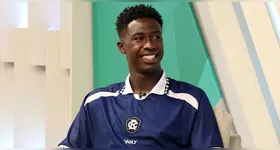 Sorridente, João Pedro concede entrevista ao programa Jogo Aberto, celebrando o acesso histórico do Remo à Série A.