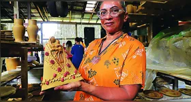 A Família Santana, de Marly Santana, atua desde 1975 neste segmento e já desenvolveu um estilo próprio. Abaixo, peças inspiradas na devoção mariana.