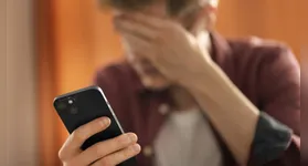 O termo “ligação muda” descreve chamadas em que a pessoa atende, mas não escuta nada