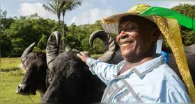 Mestre Damasceno retorna à terra que sempre carregou no coração, o Marajó, berço de suas memórias, ritmos e tradições.