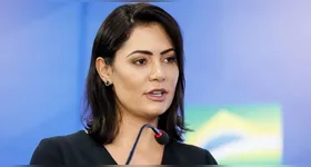 Segundo relatório da Polícia Federal, ex-primeira-dama demonstrou resistência à apreensão do celular do marido, mas depois colaborou com os agentes