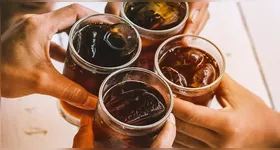 O nutricionista Angelo Daher dá 5 dicas eficazes para diminuir o consumo de refrigerante.