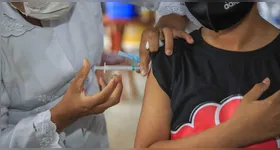 Drive-thru da vacinação neste sábado (23), na Aldeia Amazônica. Atualize sua carteira vacinal e garanta proteção contra doenças como febre amarela, hepatite B, difteria, tétano e sarampo.