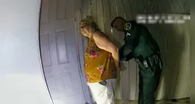 Sem entrevistas, sem narração. Entenda por que o doc, montado 100% com imagens reais, está forçando um debate urgente sobre racismo e a polêmica lei “Stand Your Ground”.
