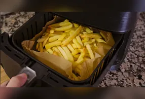 O problema, segundo a empresa, está na forma como a Airfryer cozinha os alimentos.