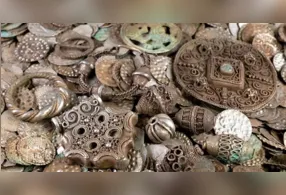 Tesouro foi encontrado perto de casa de veraneio de homem que buscava minhocas