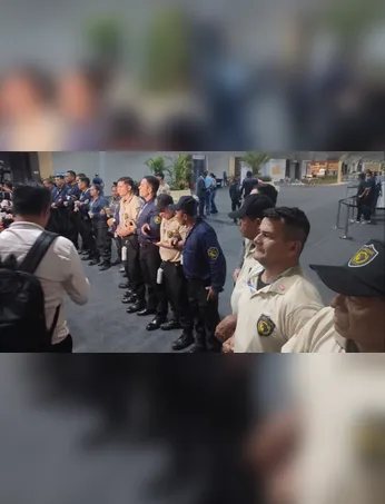 Funcionários iniciam limpeza na Blue Zone da COP 30 após incêndio.