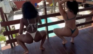 Imagem ilustrativa da imagem Influenciadoras são barradas em restaurante por dançar de fio dental