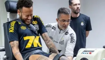 Imagem ilustrativa da imagem Neymar perde 126 dias com lesões no Santos e tem piora na carreira