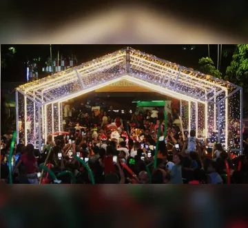 Imagem ilustrativa da imagem Belém acende espírito natalino e  encanta população