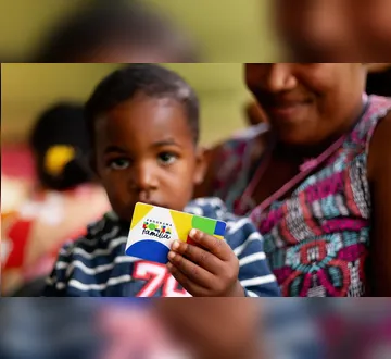 Imagem ilustrativa da imagem Caixa paga Bolsa Família a beneficiários com NIS de final 7