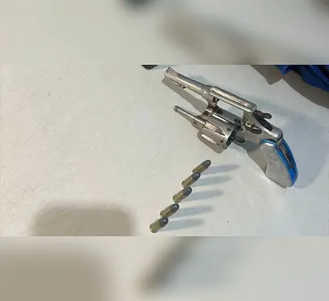 Imagem ilustrativa da imagem Mãe é presa após deixar filho sozinho com revólver no Pará