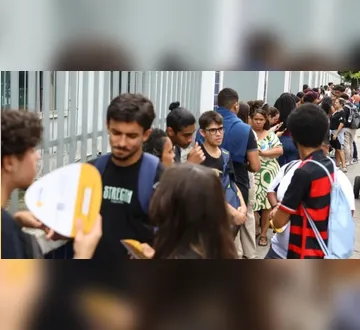 Imagem ilustrativa da imagem Enem 2025: 2º dia de provas mobiliza 3,5 milhões&nbsp; candidatos