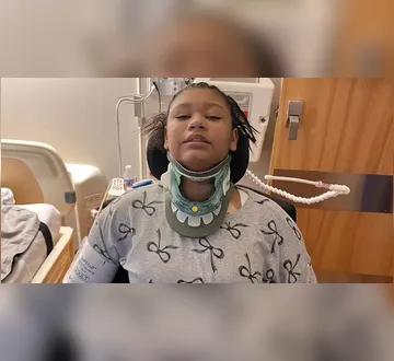 Imagem ilustrativa da imagem Acidente em cama elástica deixa adolescente tetraplégica