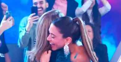 Imagem ilustrativa da imagem Vídeo: filhas de Silvio Santos se surpreendem com meta do Teleton