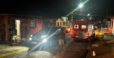 Imagem ilustrativa da imagem Mulher pede pra usar o banheiro, dá a luz e abandona o bebê