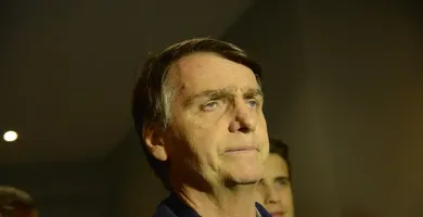Imagem ilustrativa da imagem Defesa de Bolsonaro pede prisão domiciliar por condições precárias da Papuda