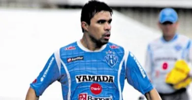 Imagem ilustrativa da notícia: Vanderson se revolta com volantes do Paysandu: "estão com medo"
