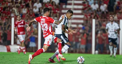Imagem ilustrativa da notícia: Remo segura empate contra o Vila Nova e segue colado ao G-4