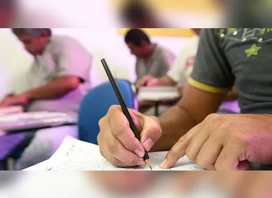 As vagas efetivas destinadas a candidatos com formação de nível médio e técnico.