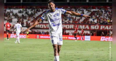 Maurício Garcez foi um dos poucos destaques de uma temporada melancólica do Paysandu